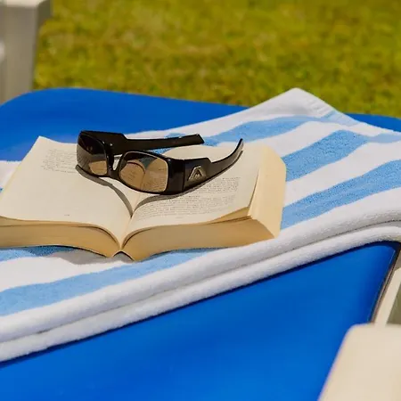 3 Bed Lakeside Village Quinta Do Faro