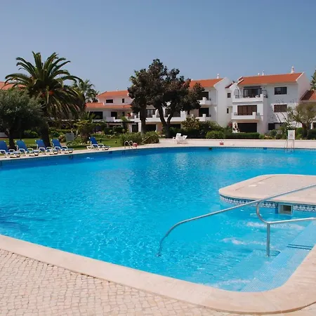 3 Bed Lakeside Village Quinta Do * Faro