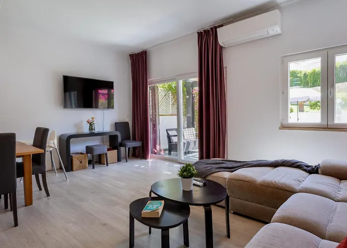 3 Bed Lakeside Village Quinta Do *