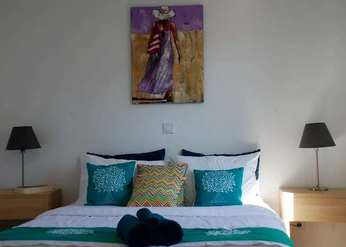 3 Bed Lakeside Village Quinta Do *