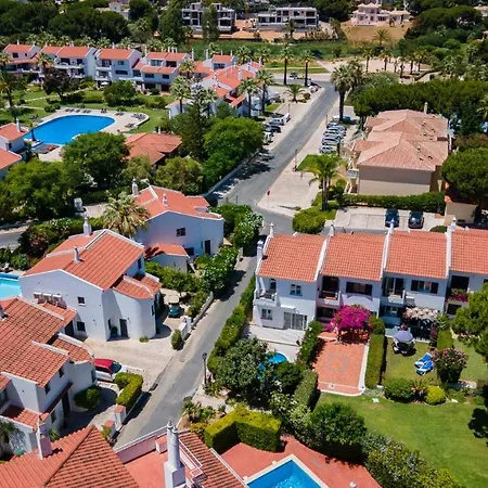 3 Bed Lakeside Village Quinta Do