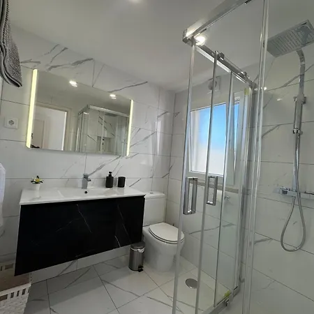 3 Bed Lakeside Village Quinta Do Holiday home Faro