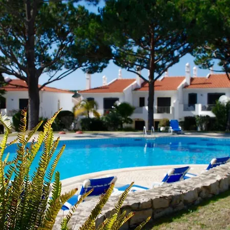 Сasa de vacaciones 3 Bed Lakeside Village Quinta Do