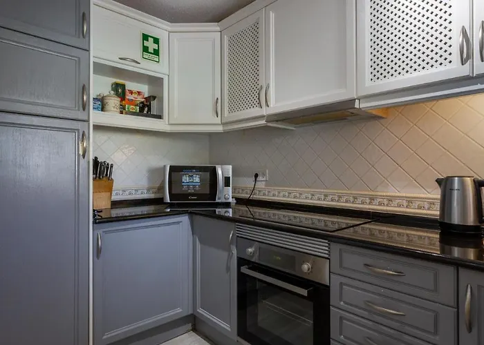 3 Bed Lakeside Village Quinta Do